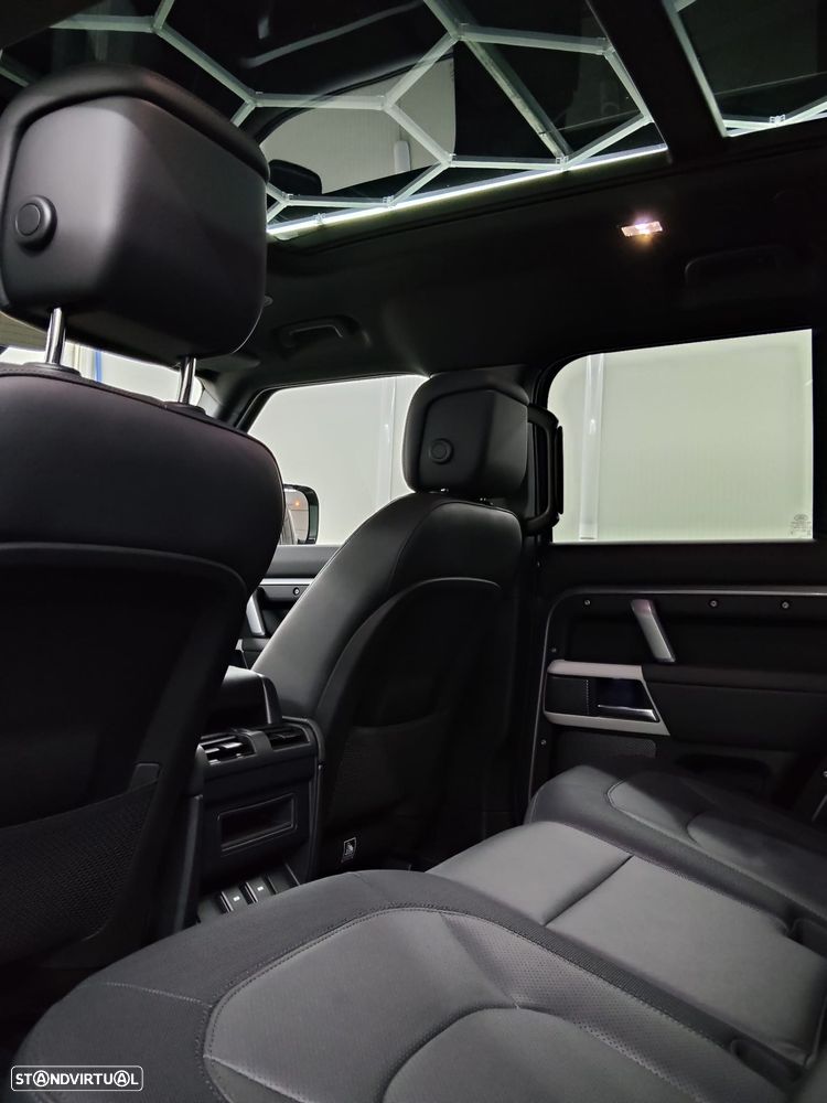 Land Rover Defender 2.0 P400e 110 AWD X-Dynamic HSE - 13