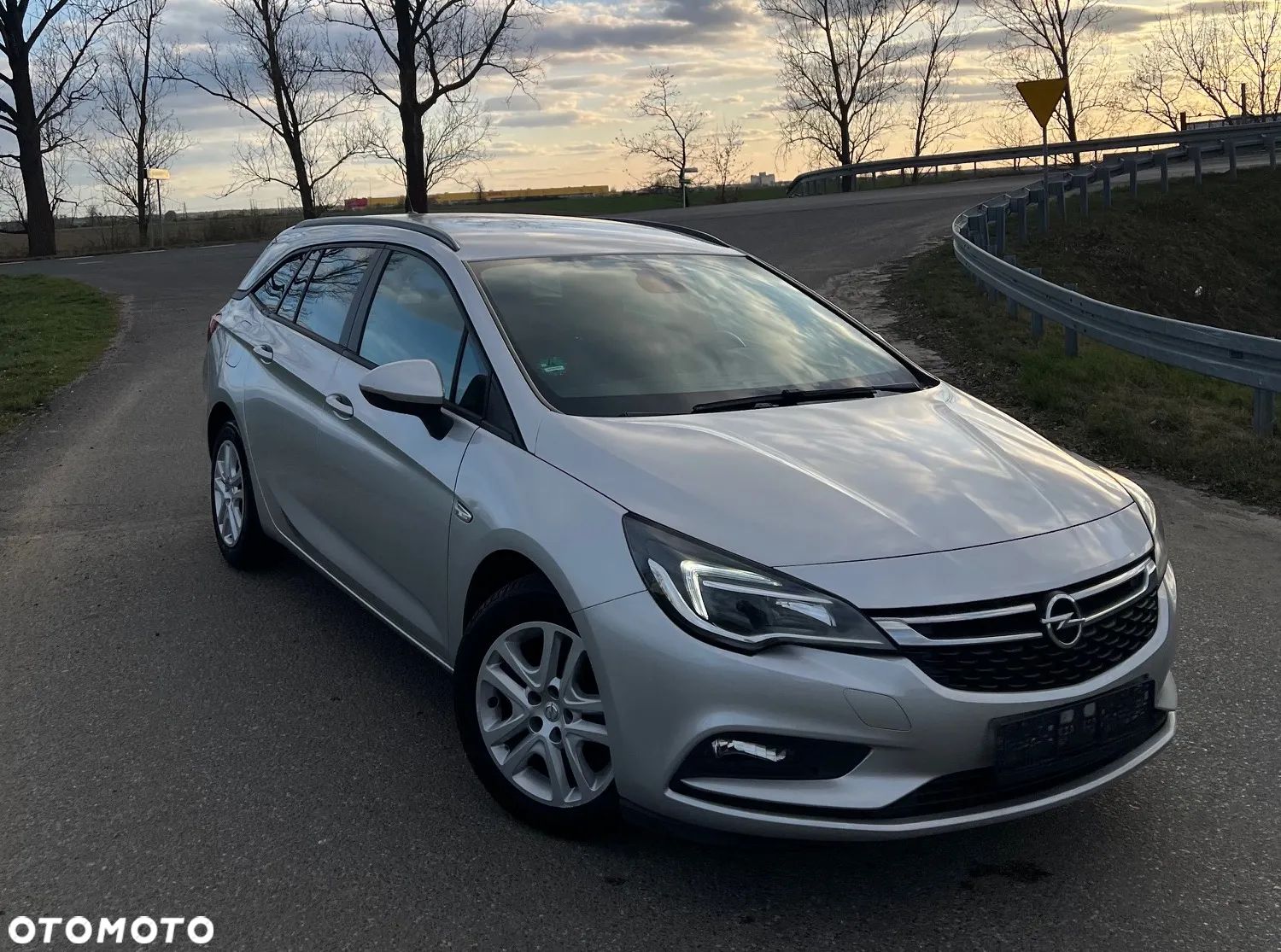 Opel Astra 1.6 CDTI Sports Tourer Active - 1