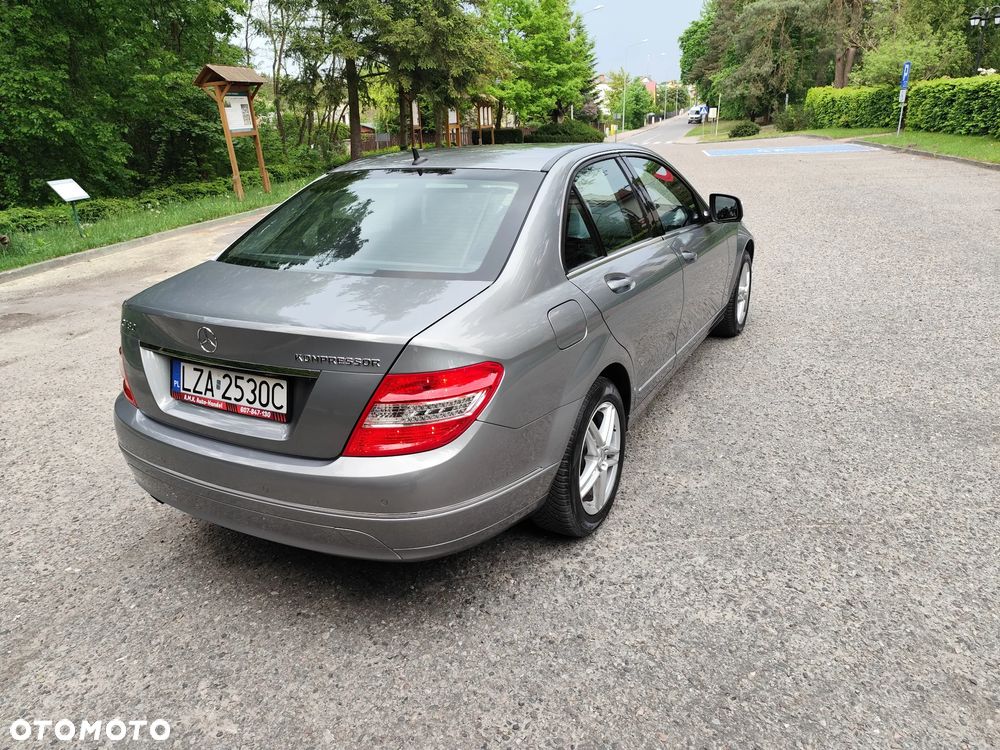 Mercedes-Benz Klasa C 180 BlueEFFICIENCY Avantgarde - 15