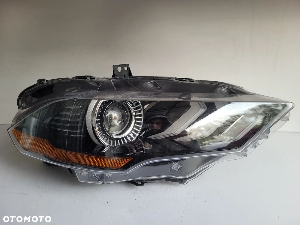 Ford Mustang VI lift lampa przod prawa full led USA