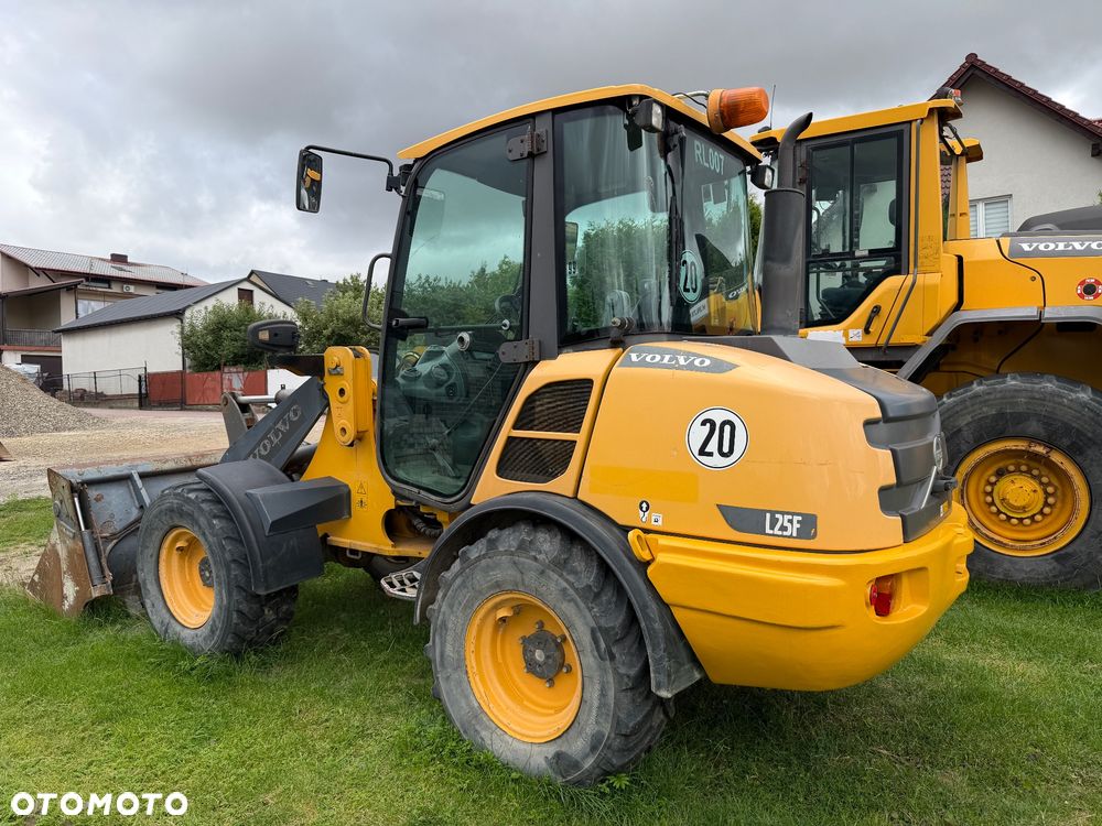 Volvo L25F - 1