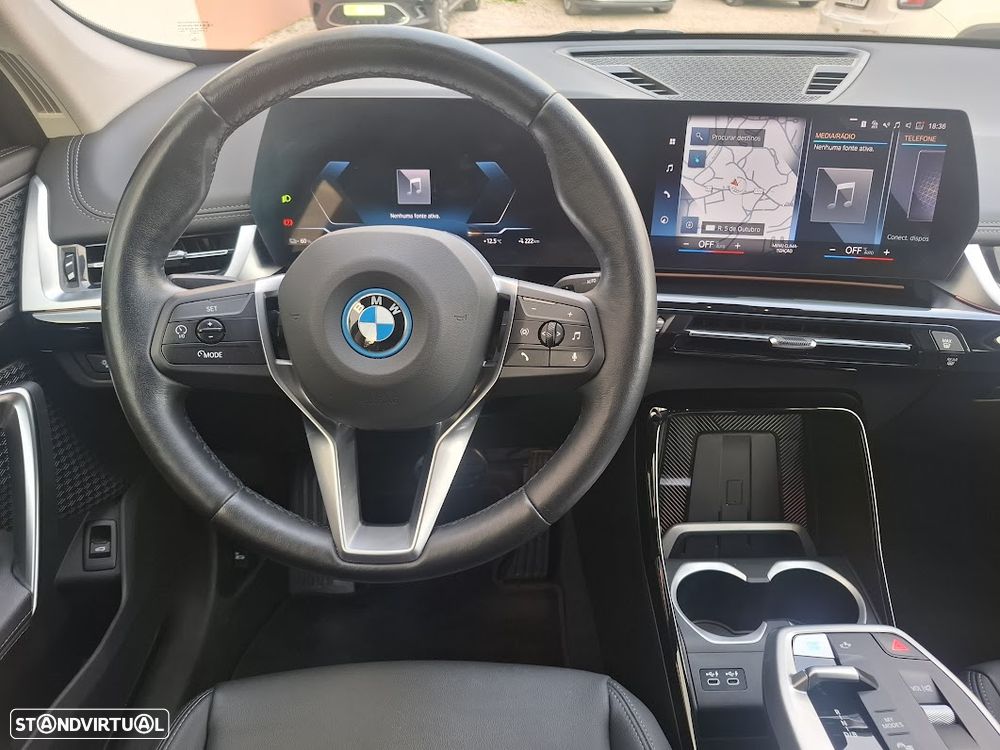 BMW iX1 xDrive30 xLine - 12