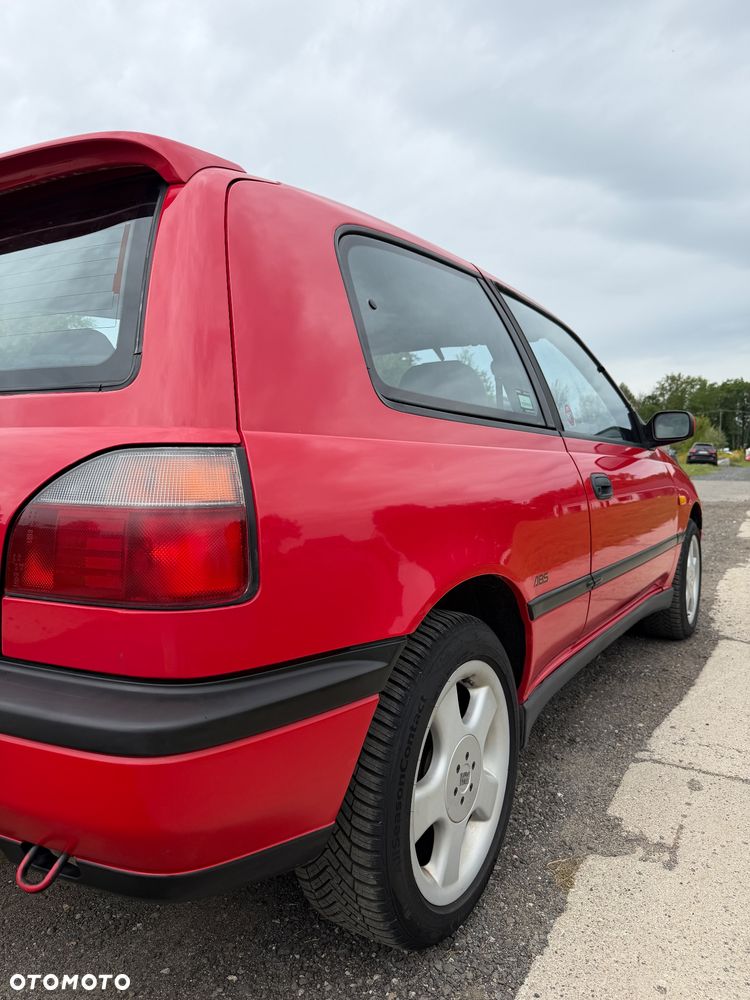 Nissan Sunny - 16