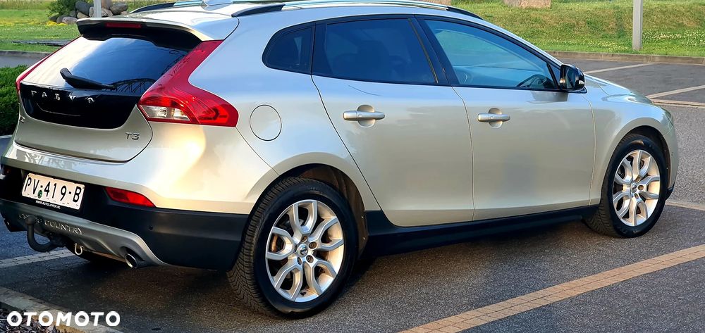 Volvo V40 T3 Geartronic Summum - 13