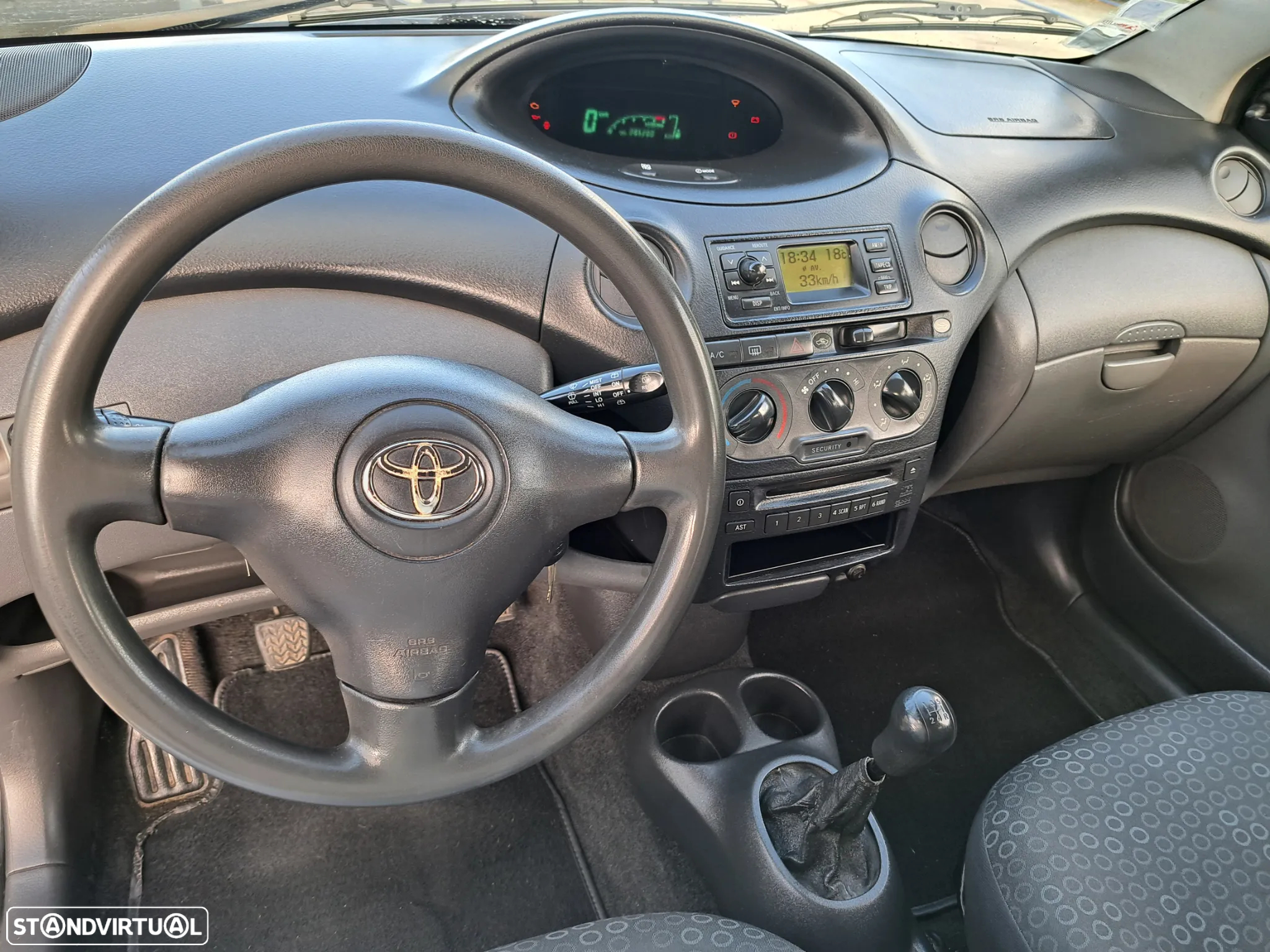 Toyota Yaris 1.4 D-4D Sol AC - 8