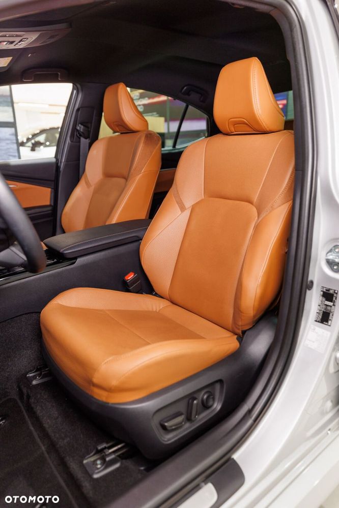 Toyota Camry - 19