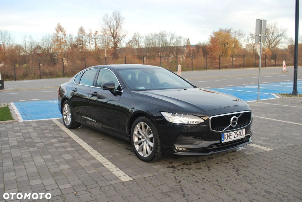 Volvo S90 - 2