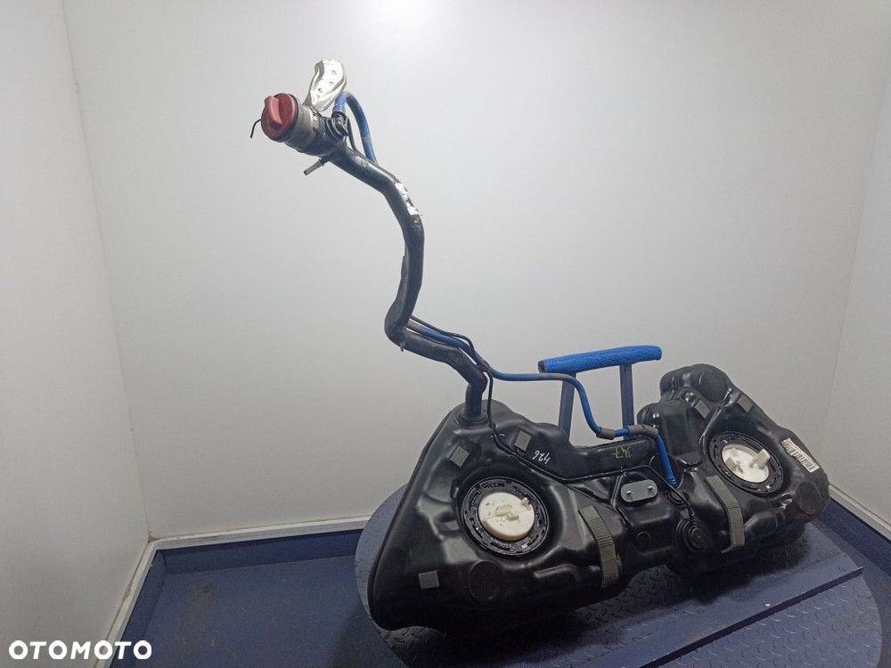 C W204 2.2 CDI KOMBI ZBIORNIK PALIWA A2044708301 - 2