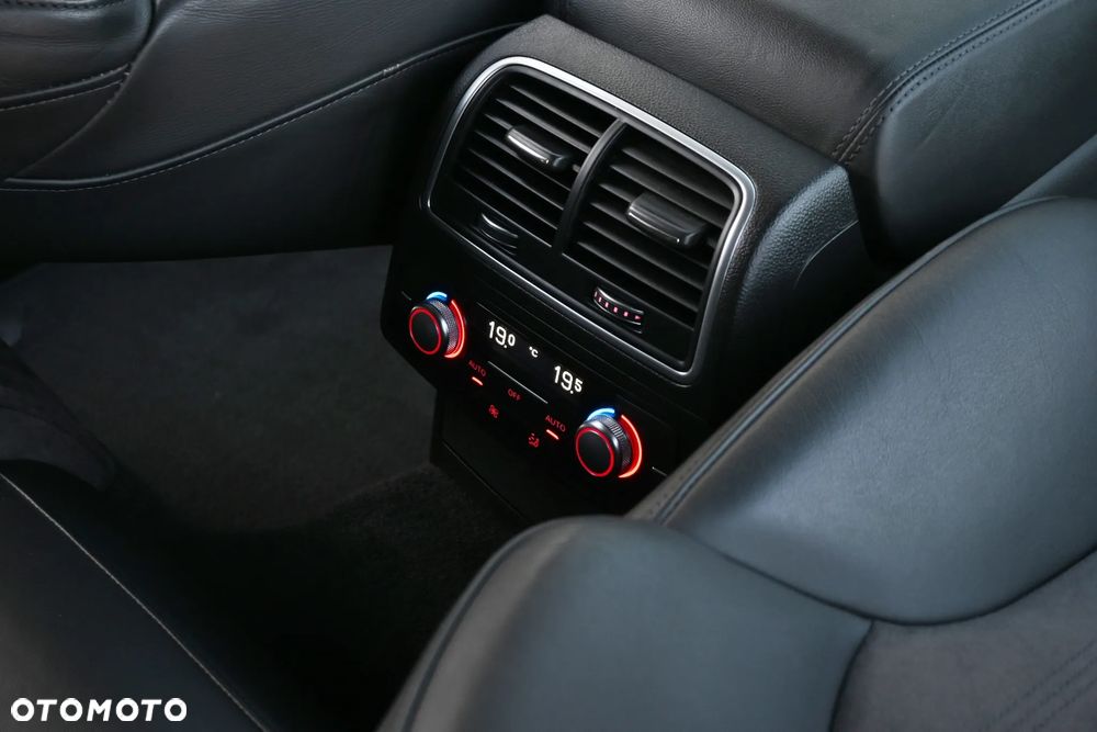 Audi A6 Avant 2.0 TDI Ultra S tronic - 30