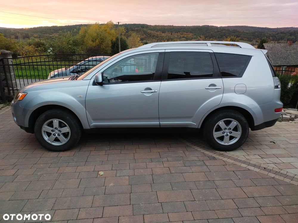 Mitsubishi Outlander 2009 photo 2