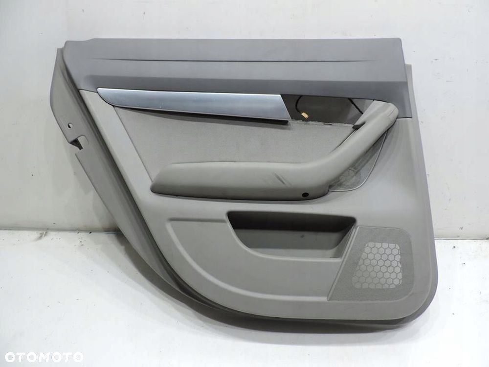 TAPICERKA DRZWI LEWY TYŁ AUDI A6 C6 - 1