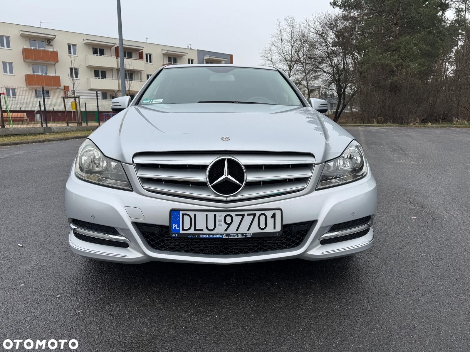 Mercedes-Benz Klasa C 250 CGI BlueEff Avantgarde - 1