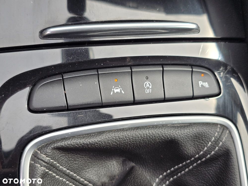 Opel Insignia - 26