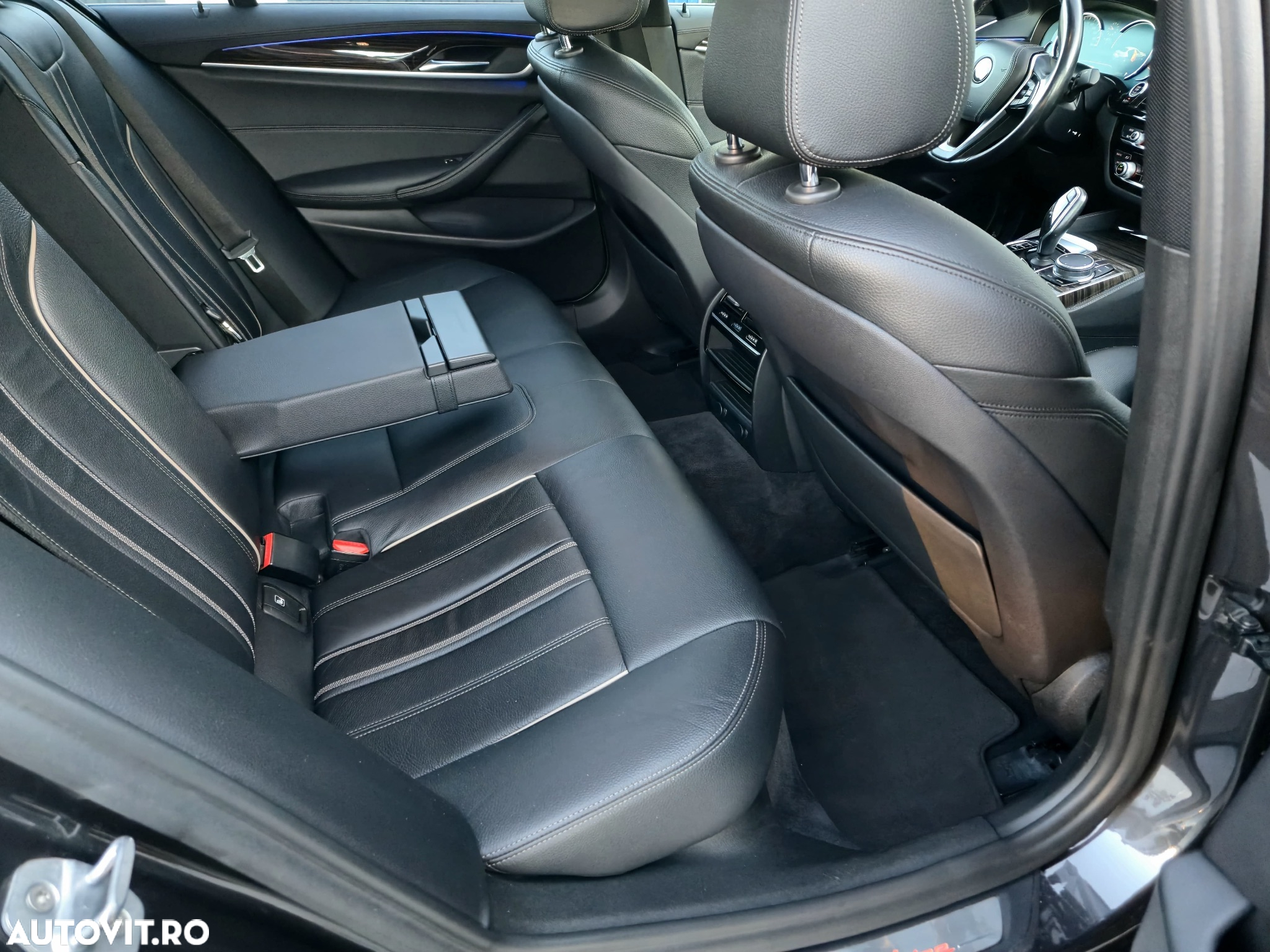 BMW Seria 5 520d xDrive Aut. Luxury Line - 32