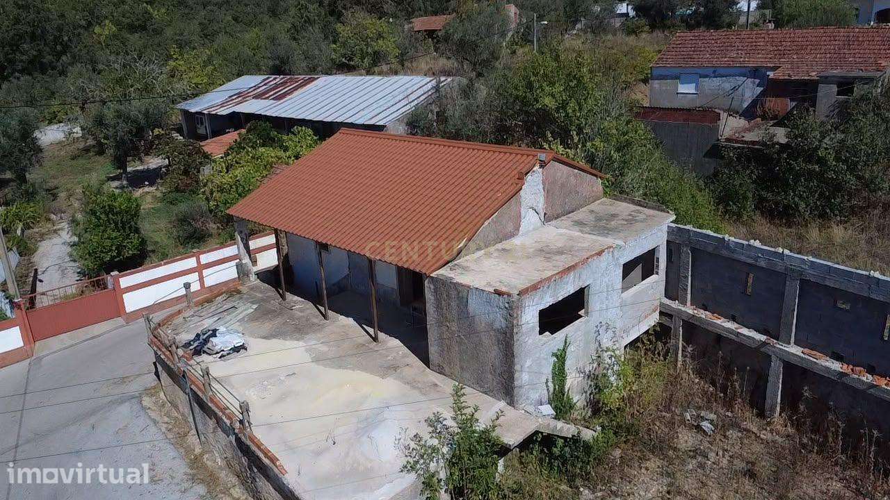 Moradia Para Reconstrução | Estrada de Viavai Penela - Grande imagem: 3/17