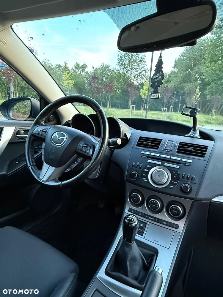 Mazda 3 1.6 Active + - 16