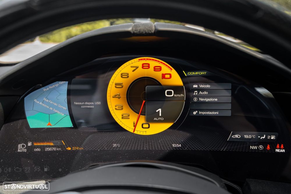 Ferrari Roma 3.9 Twin-Turbo V8 - 18