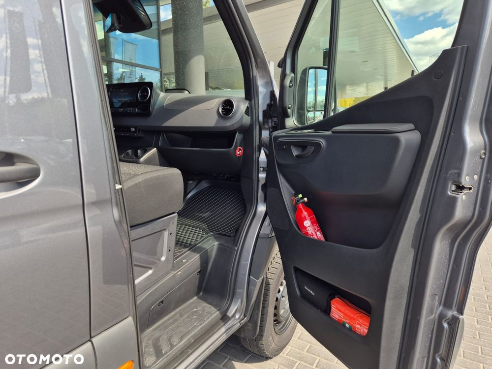 Mercedes-Benz Sprinter 319 4x4 - 17