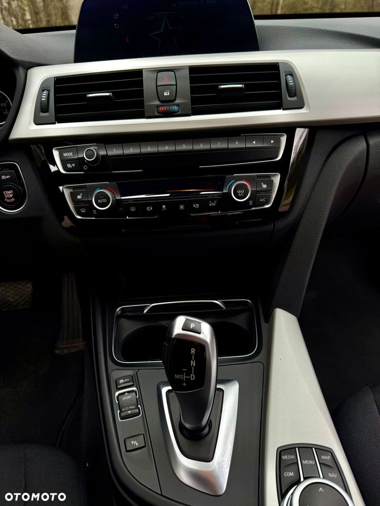 BMW 3GT 320i GPF xDrive Advantage - 17