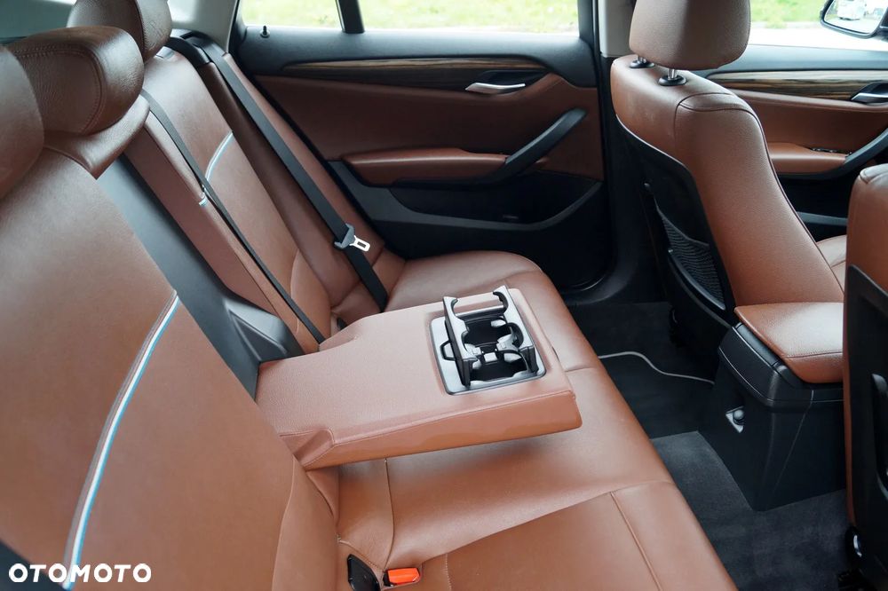 BMW X1 xDrive25d xLine - 23