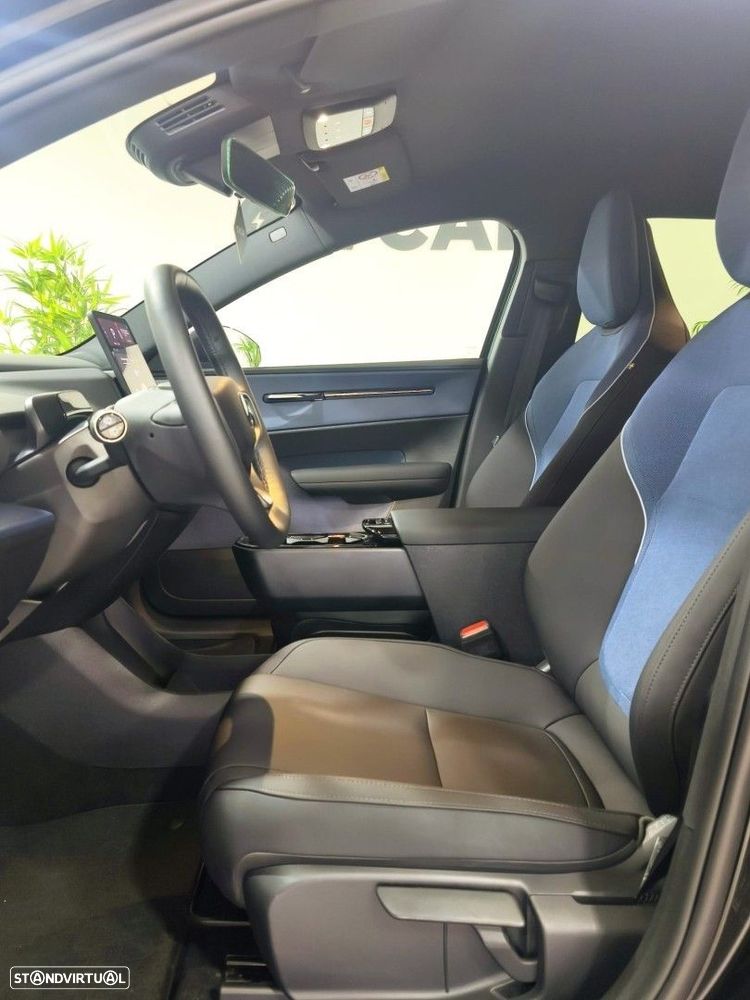 Volvo EX30 69 kWh Single Motor Extended Range Core - 26