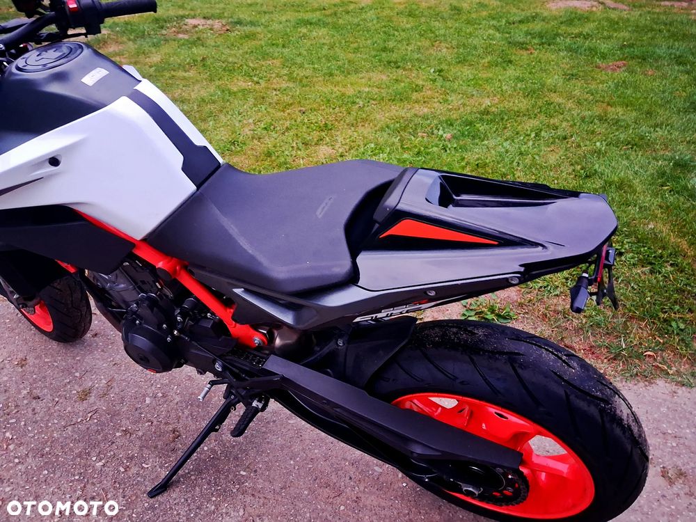 KTM DUKE 890 - 11