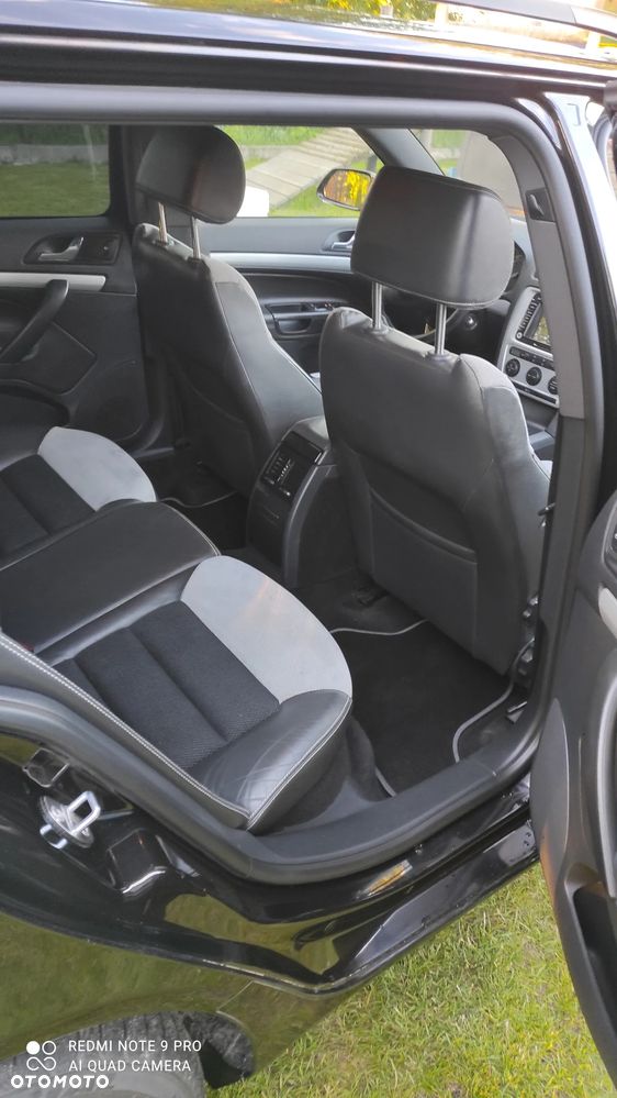 Skoda Octavia 2.0 TDI RS - 18