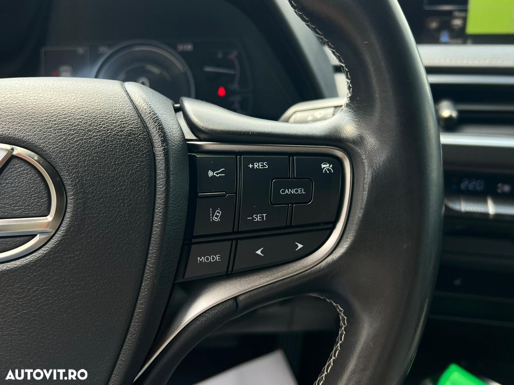Lexus UX 250h Luxury Line - 20