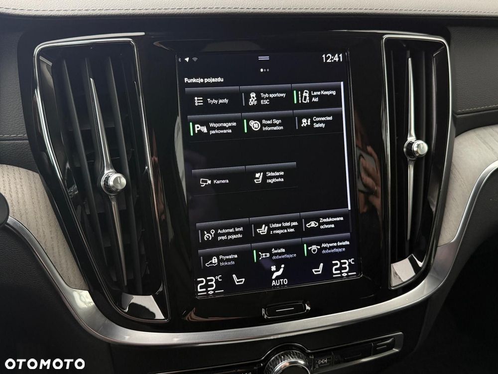Volvo V60 Cross Country Pro B5 B AWD - 19