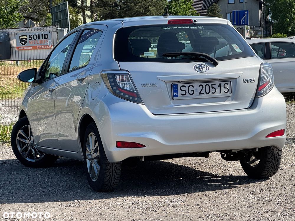 Toyota Yaris 1.4 D-4D Premium - 4