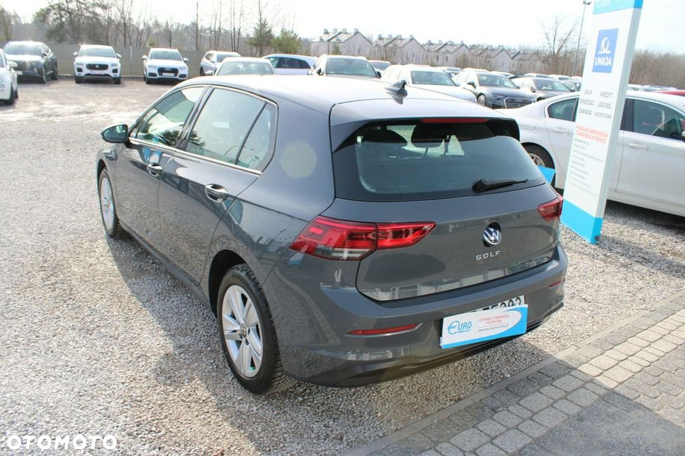 Volkswagen Golf - 8