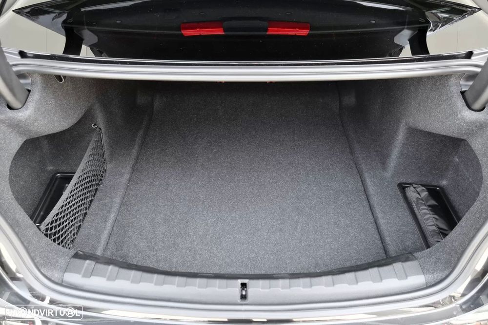 BMW M3 Competition xDrive Pack 50 anos M - 25