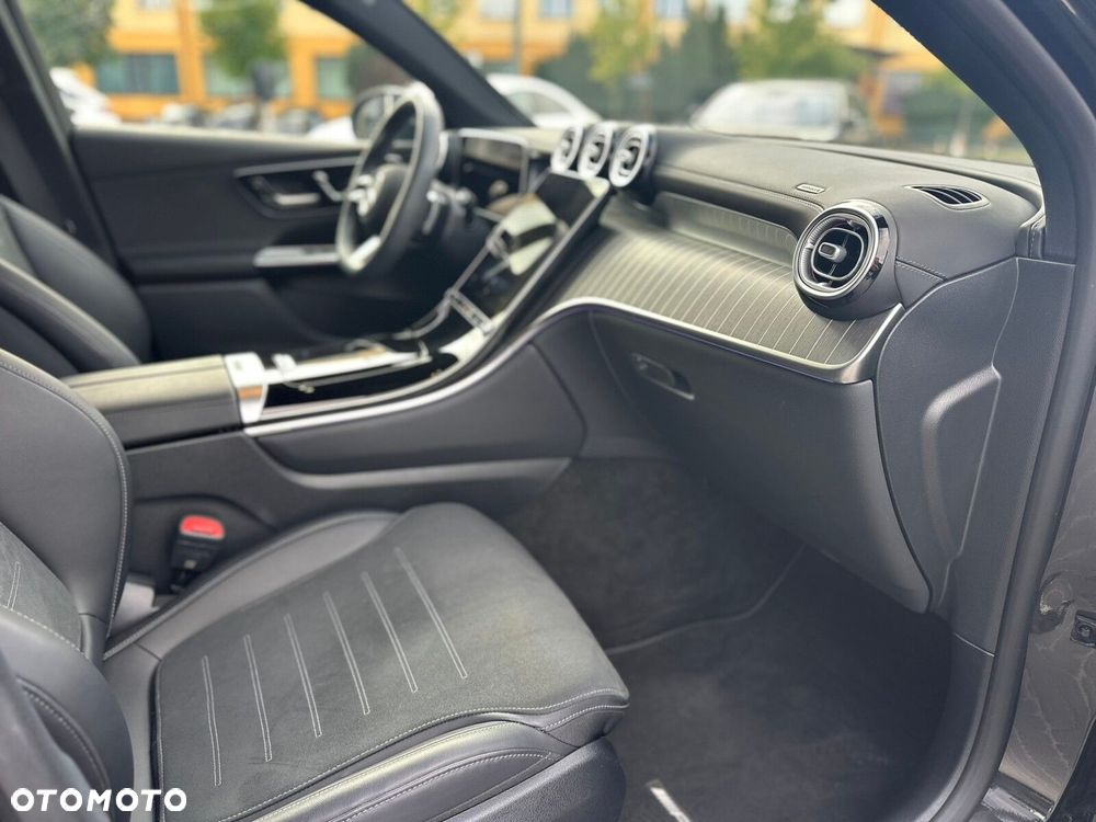 Mercedes-Benz GLC - 12