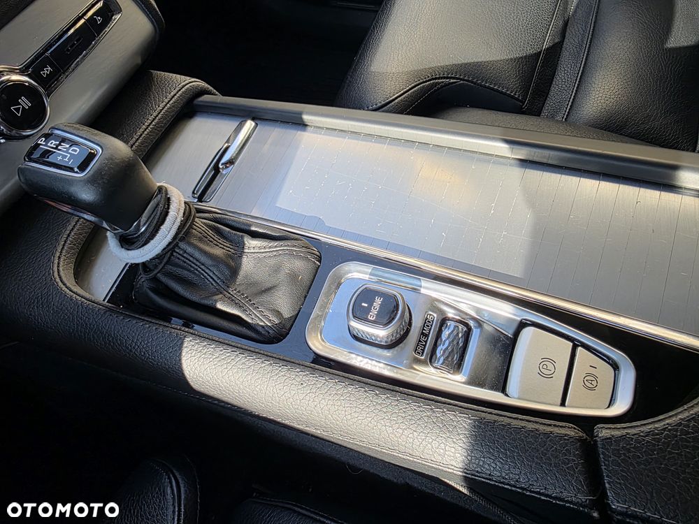 Volvo XC 90 - 26