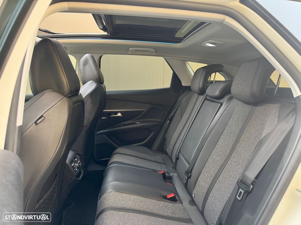 Peugeot 3008 1.2 PureTech Allure Grip Control EAT6 - 31
