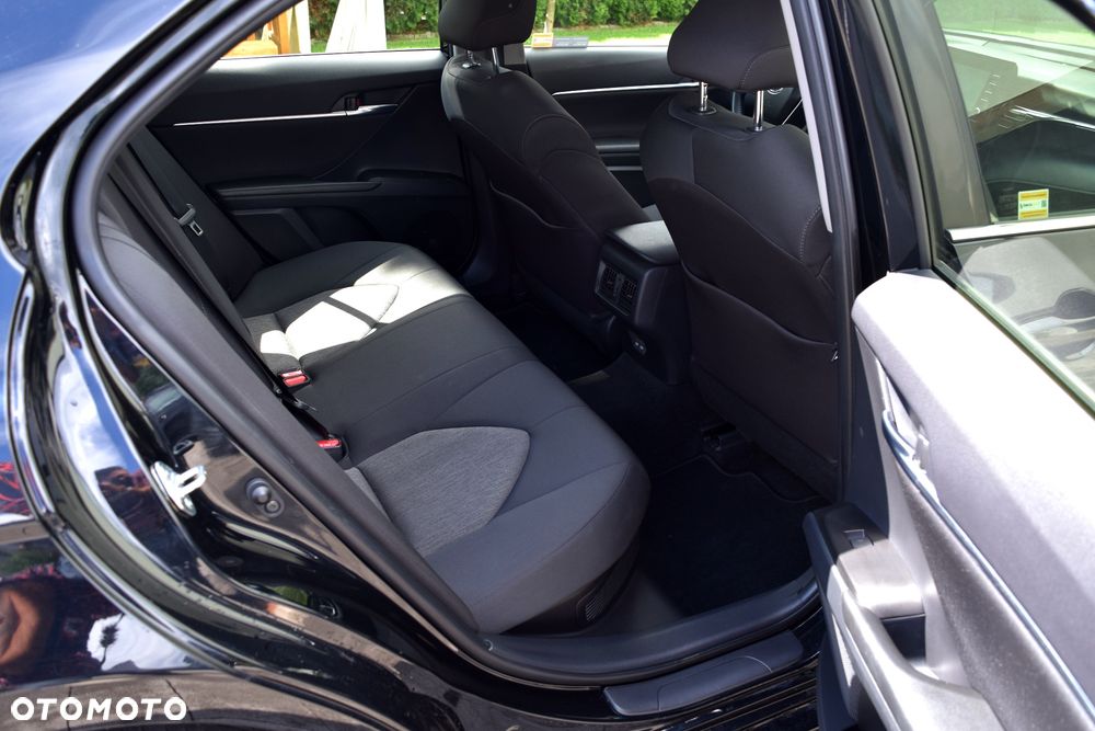 Toyota Camry 2.5 Hybrid Comfort CVT - 25