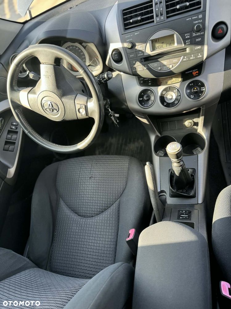 Toyota RAV4 2.2 D-4D Sol 180 - 10