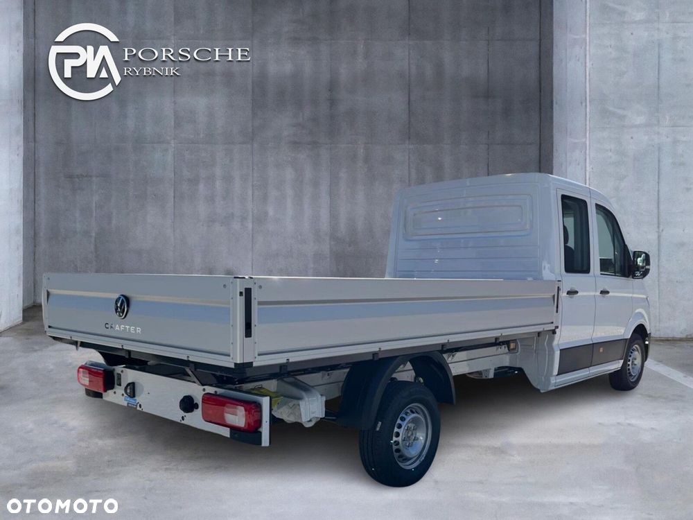 Volkswagen Crafter 35 Skrzyniowy z podwójną kabiną silnik: 2,0 l EU6 SCR 177 KM / skrzynia biegów: Przedni napęd manualna 6-biegowa rozstaw osi: 4490 mm - 5