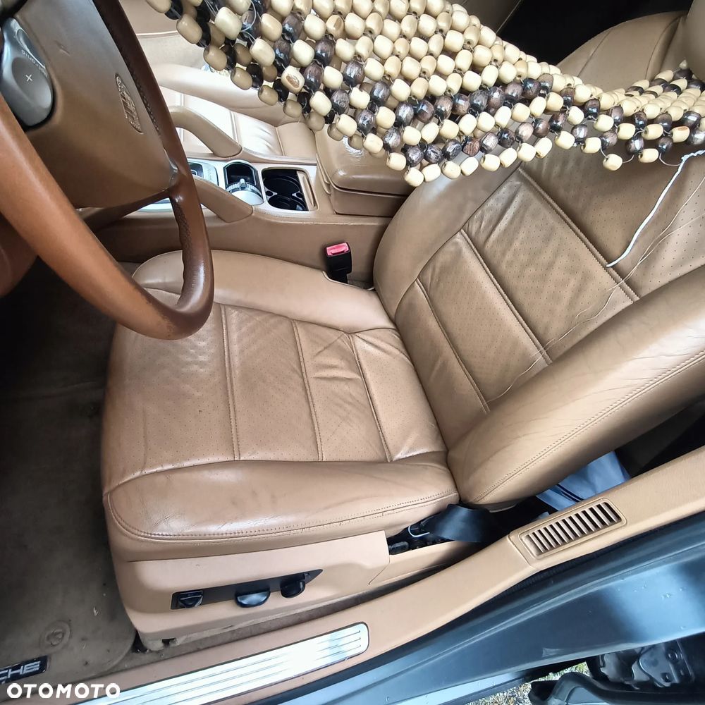 Porsche Cayenne - 10