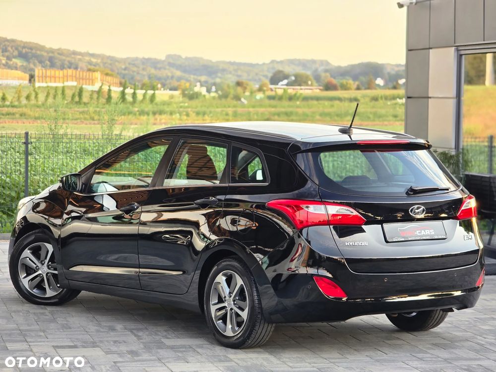 Hyundai i30 Kombi 1.6 GDi DCT Premium - 12