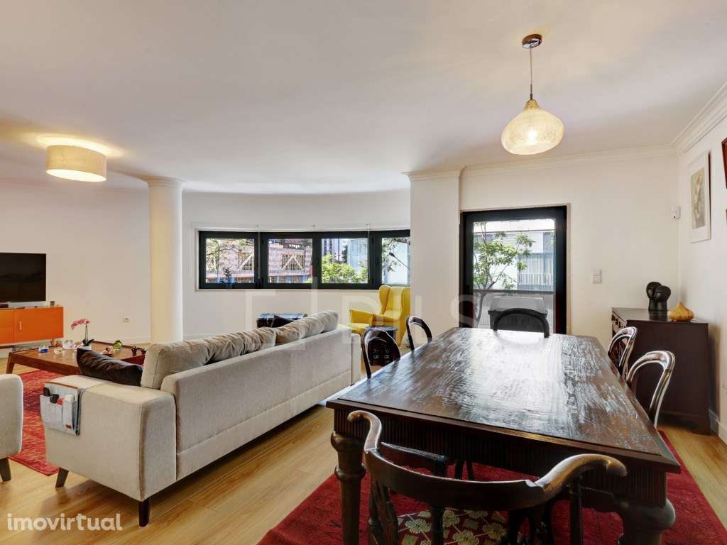 Apartamento T3, com garagem, na Avenida 5 de Outubro, Lisboa - Grande imagem: 2/24