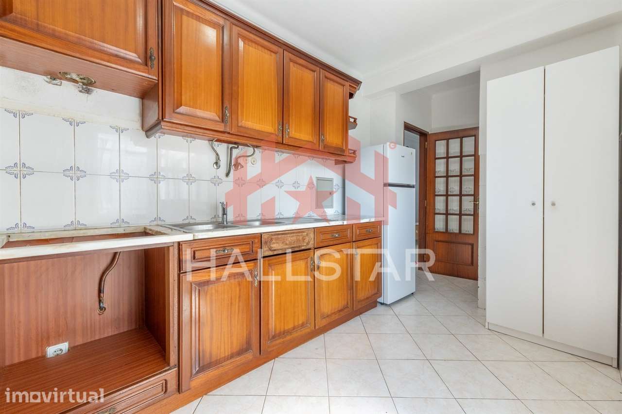 Apartamento T2 / Parqueamento e Arrecadação / Gândara dos Olivais - Grande imagem: 2/22