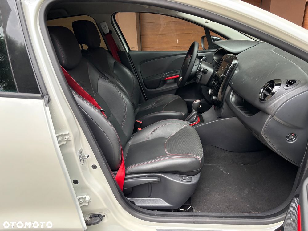 Renault Clio TCe 200 EDC Sport R.S - 22