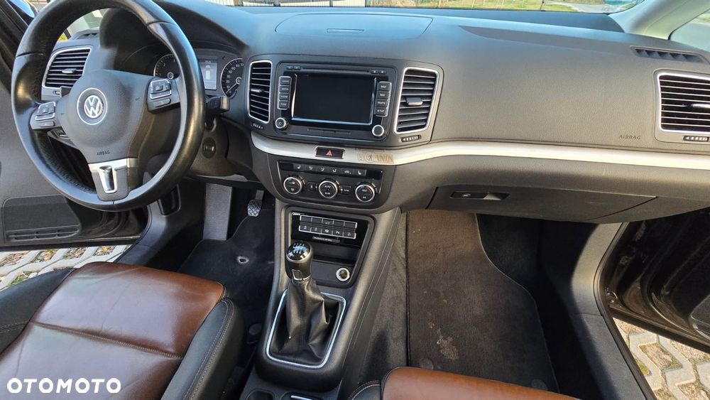 Volkswagen Sharan 2.0 TDI 4Motion BlueMotion Technology Highline - 20