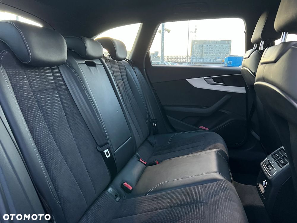 Audi A4 Avant 45 TDI quattro tiptronic S line - 32