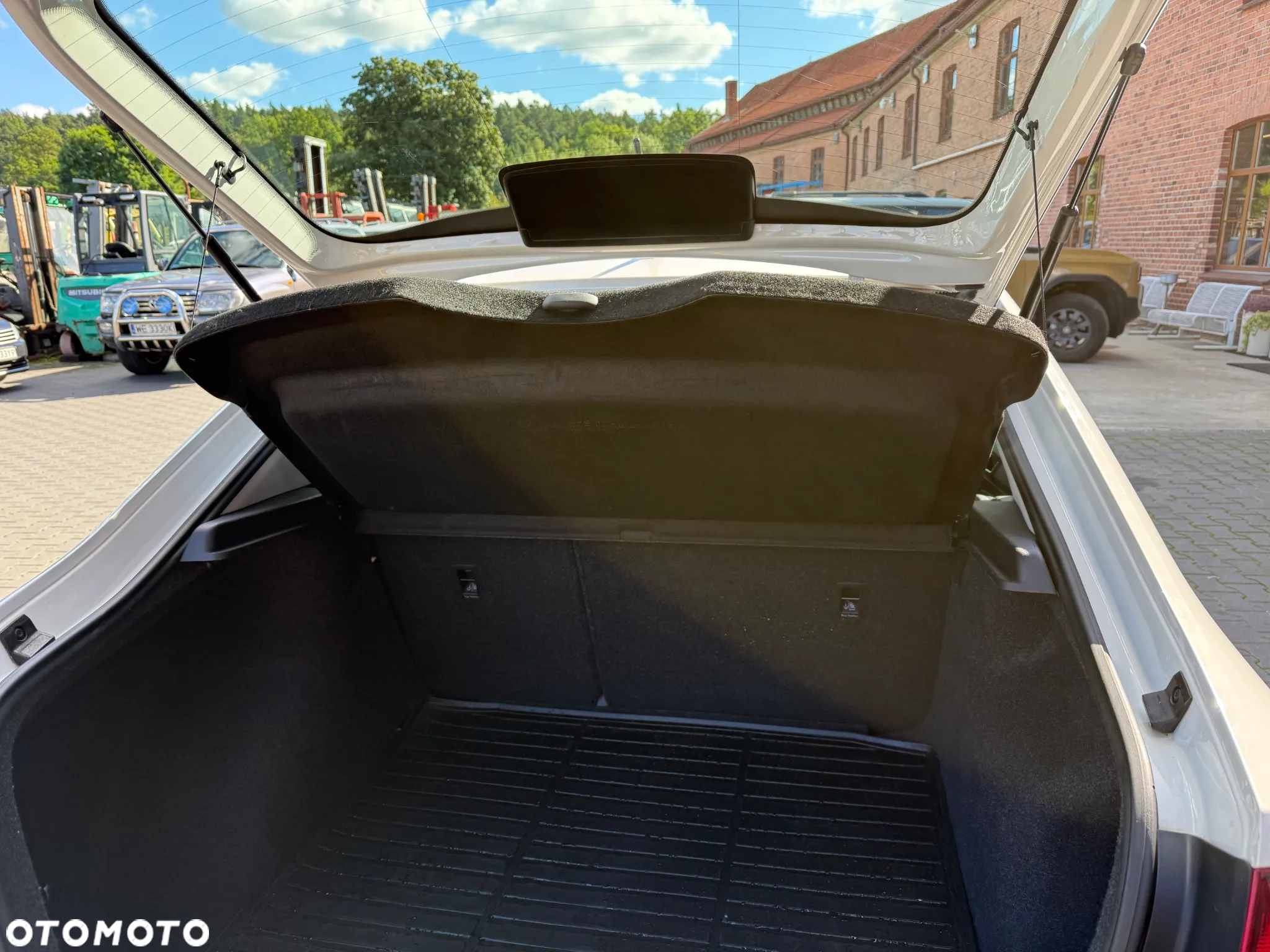 Skoda RAPID 1.6 TDI DPF Ambition - 17