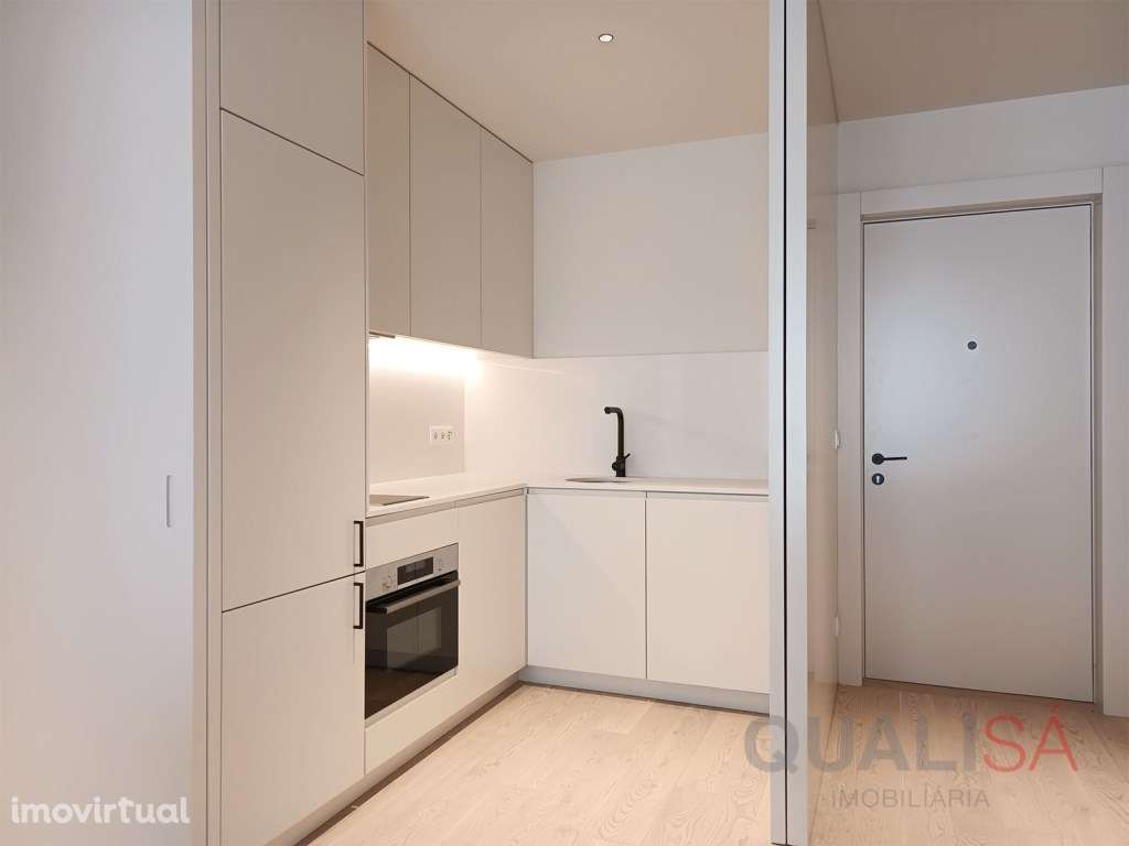 Apartamento T1 novo com varanda, equipado e mobilado, no centro his... - Grande imagem: 3/38
