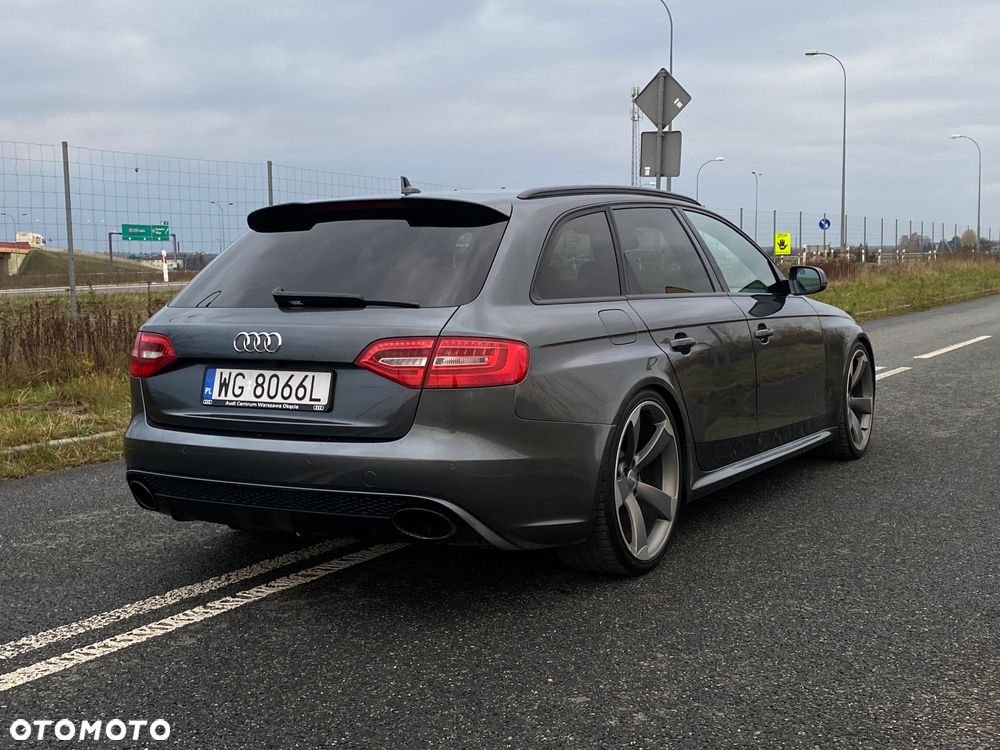 Audi RS4 Avant Standard - 5
