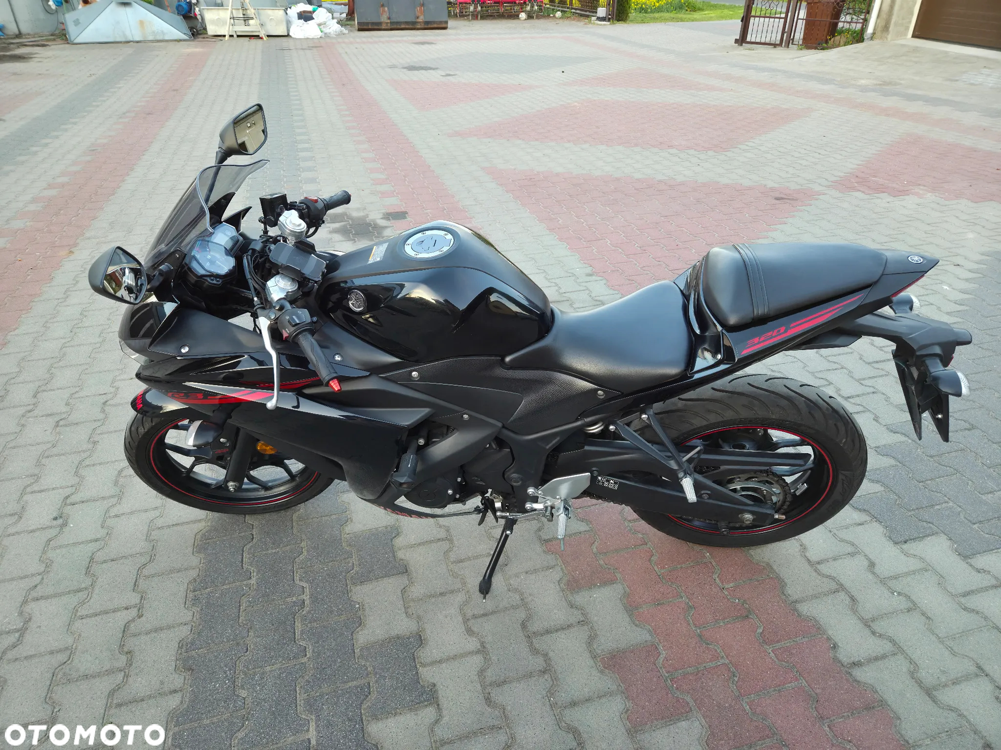 Yamaha R3 - 4