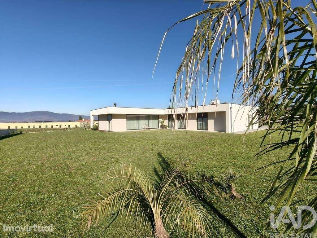 Moradia isolada T3 em Reboreda e Nogueira de 209 m2 - Grande imagem: 3/39